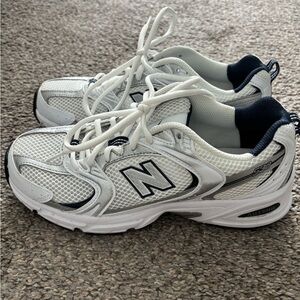 New Balance 530 White/Navy Size 7.5 Women